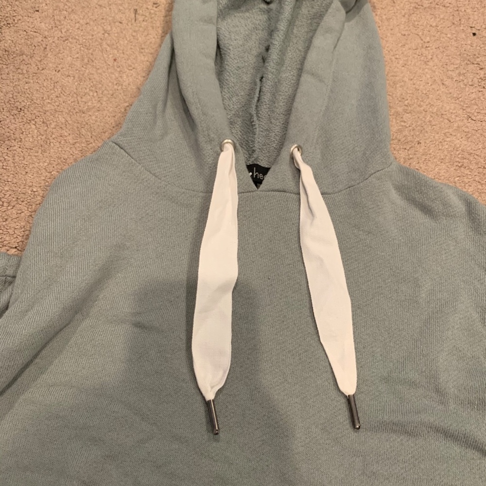Cropped Sweatshirt - Picture 2 of 4